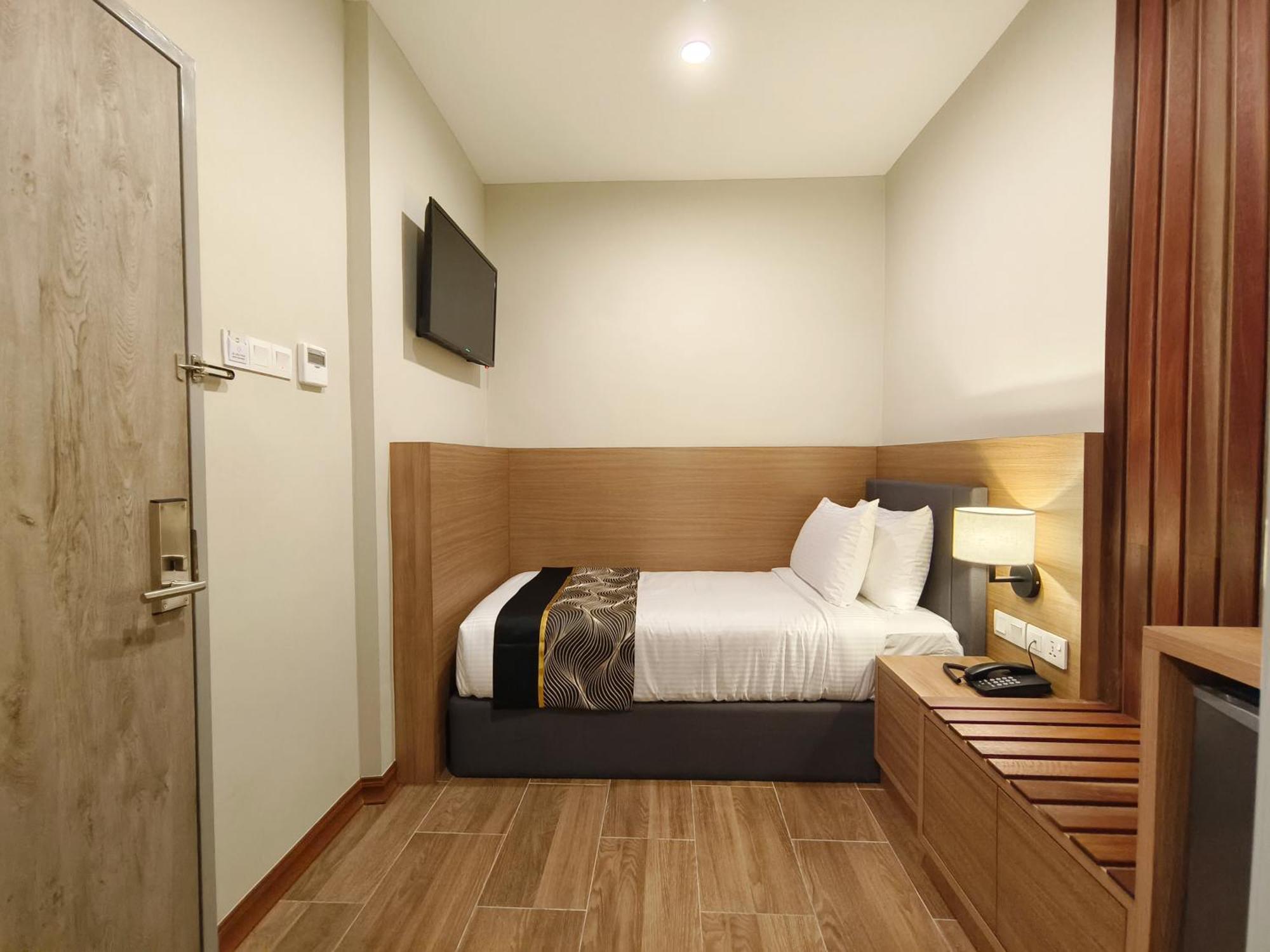 Zoom Hotel