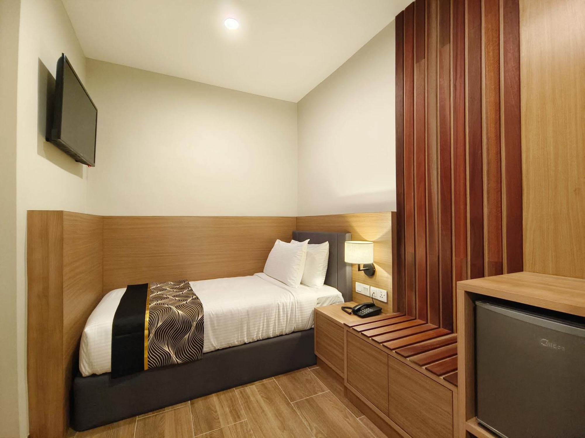 Hotel Zoom 3*